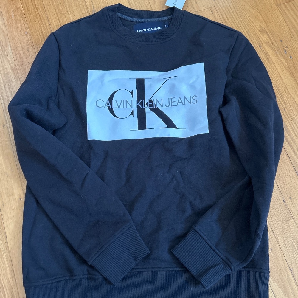 NWT Calvin Klein Crew Neck Sweatshirt